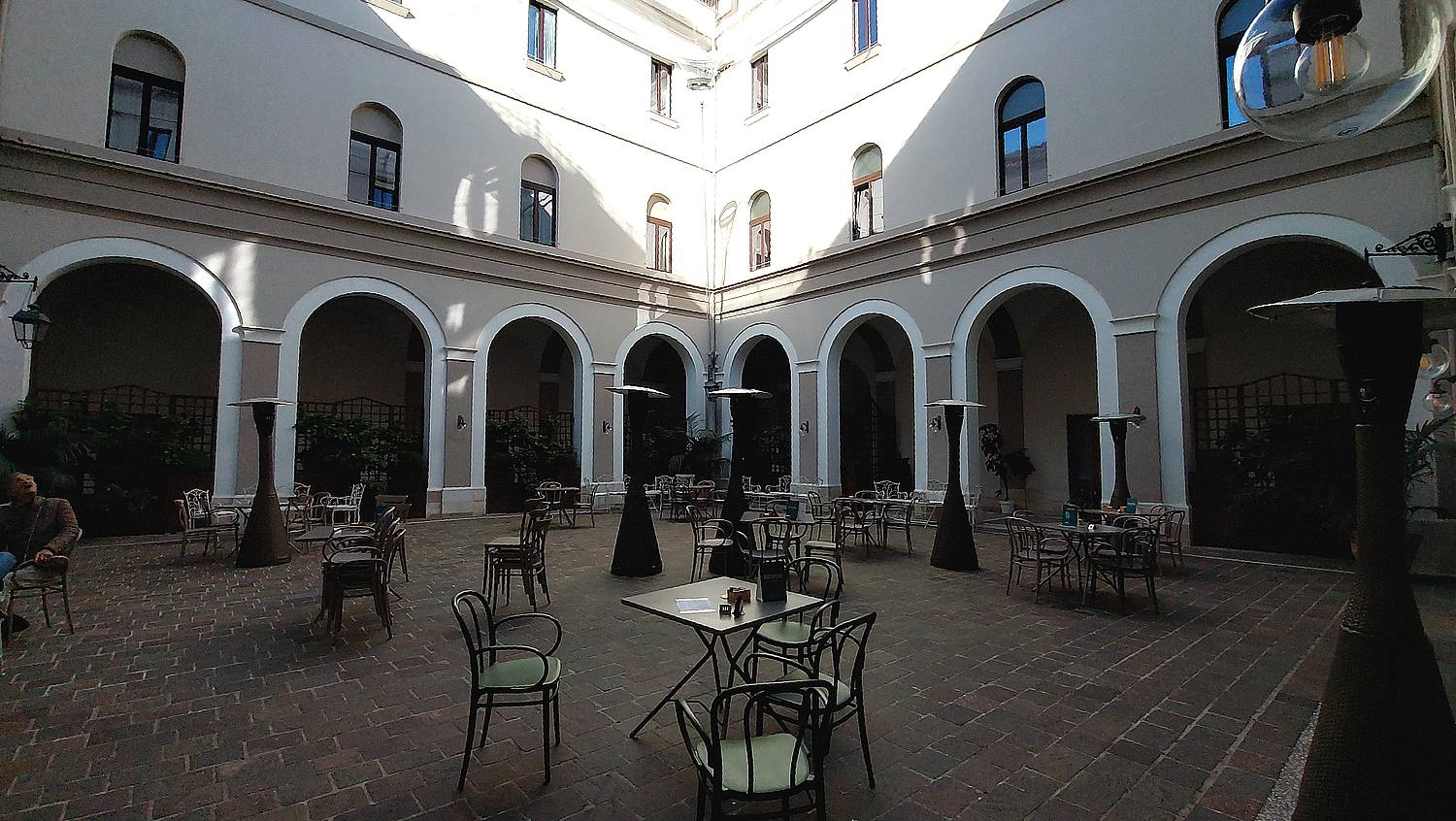 2026-02-22_145319-Napoli-Chiostro-San-Francesco